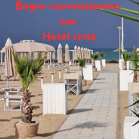 Hotel Criss Rimini Buitenkant foto